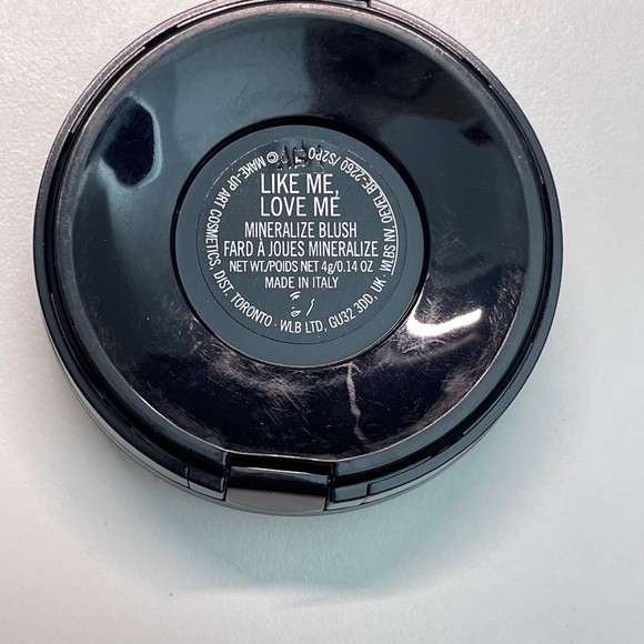 USED ONCE MAC Mineralize Blush Like Me Love Me by MAC for Women - 0.14 oz Blush - Picture 5 of 5